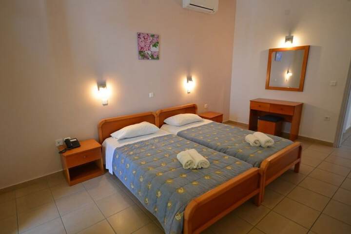 Room 2 of 57