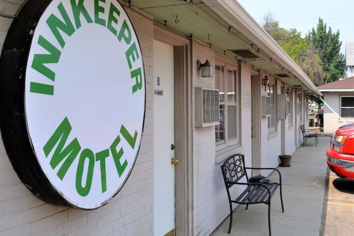 Exterior of Innkeeper Motel