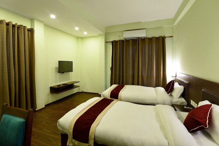 Room 15 of 33