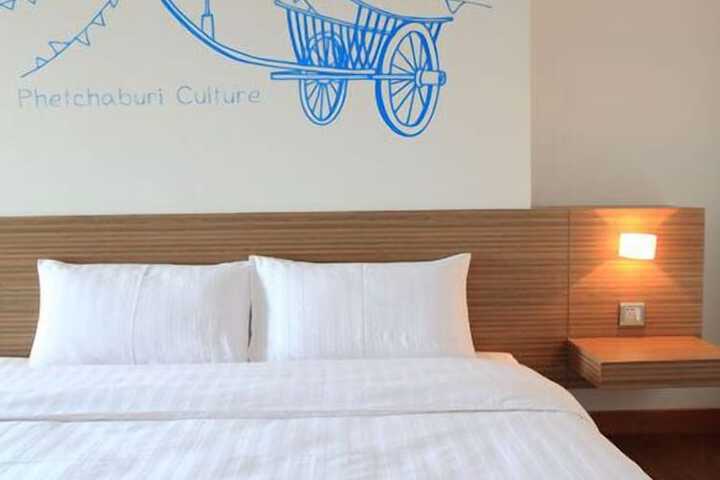 Room 5 of 32