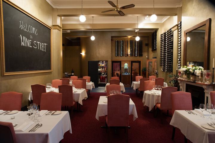 Dining 32 of 51