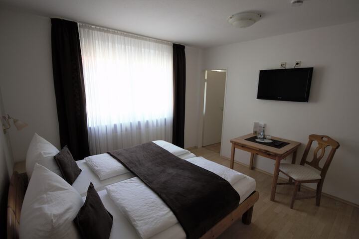Room 6 of 23