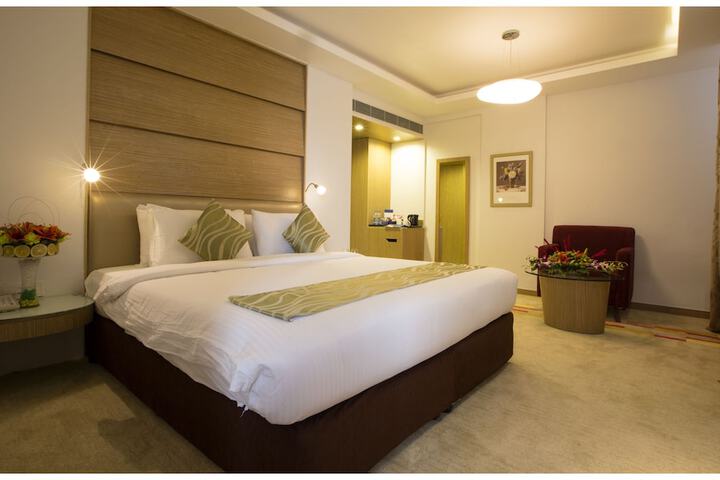 Room 4 of 30