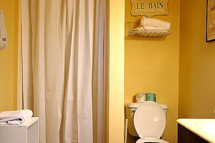 Room 27 of 81