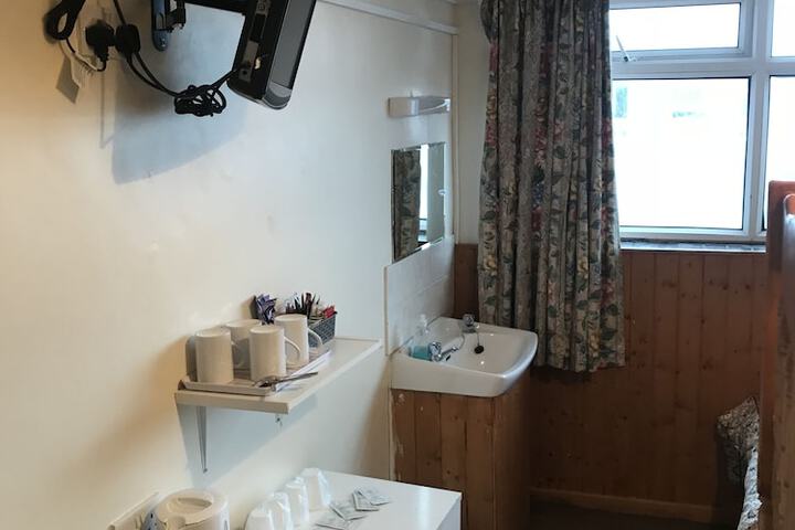 Room 13 of 48