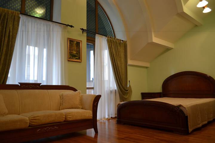 Room 14 of 23
