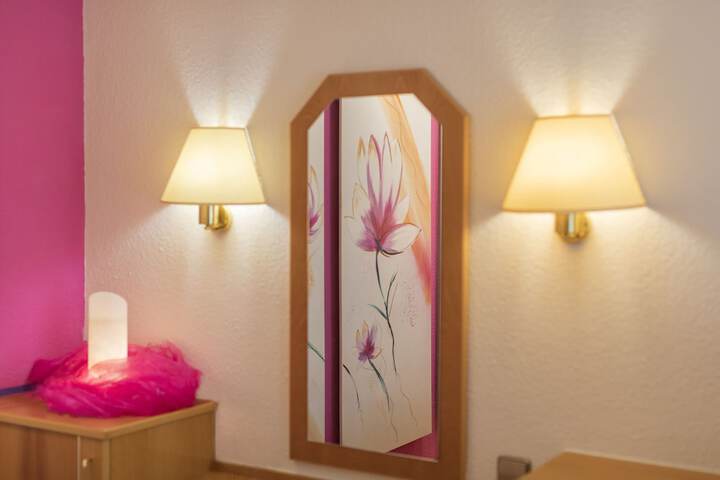 Room 28 of 96