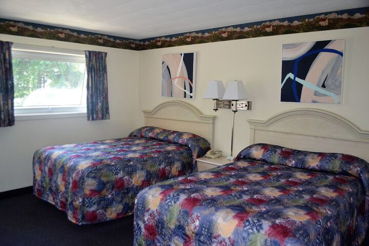 Stratford Suburban Motel