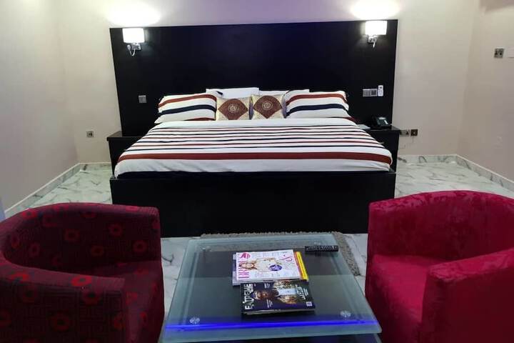 Room 11 of 27