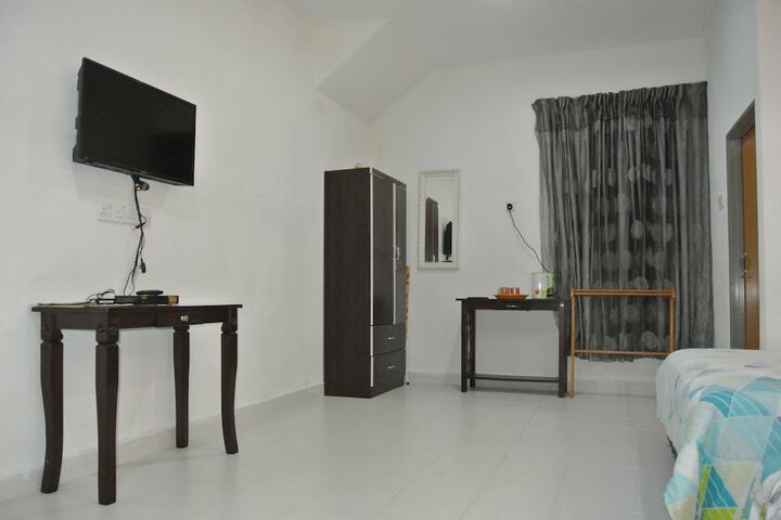 Room 6 of 42