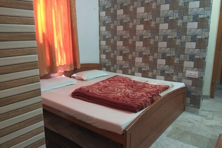 Room 18 of 36