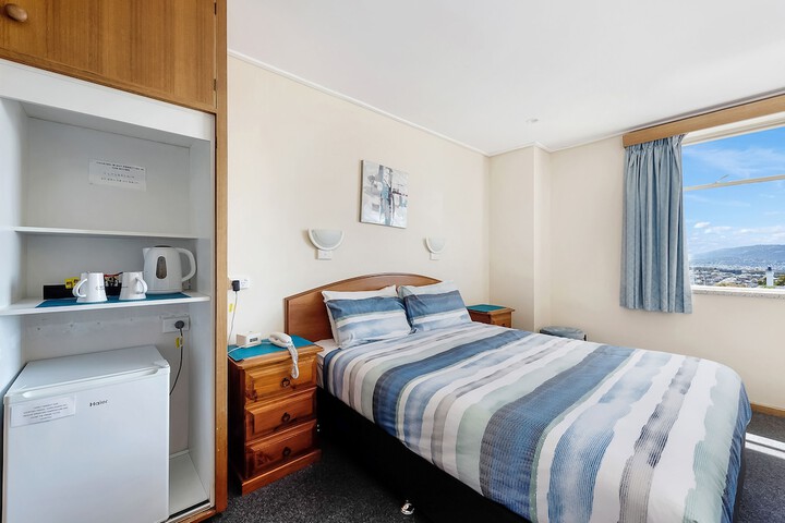 Room 3 of 47