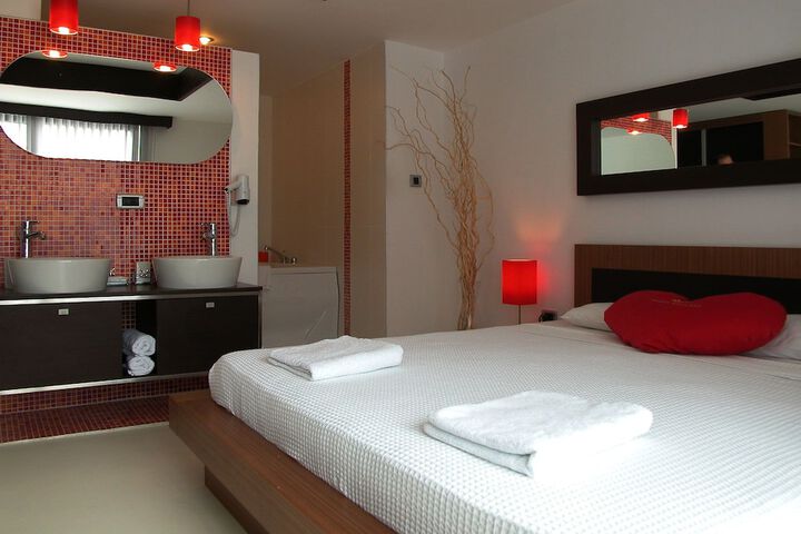 Room 5 of 20