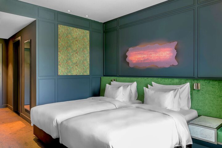 Room 56 of 280