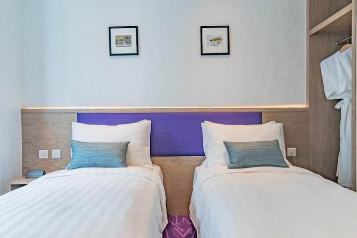 Room 17 of 39