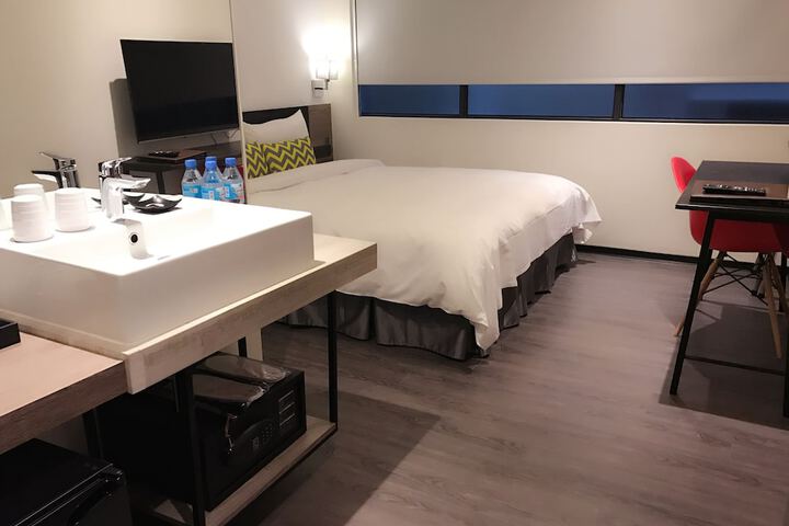 Room 40 of 99