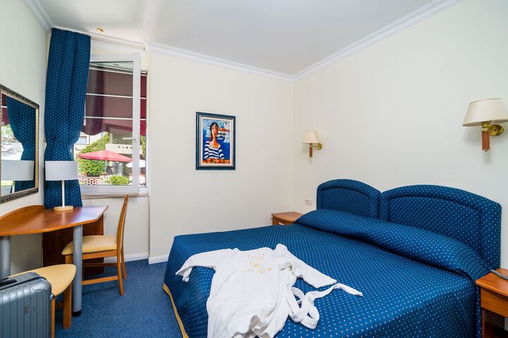 Room 16 of 53