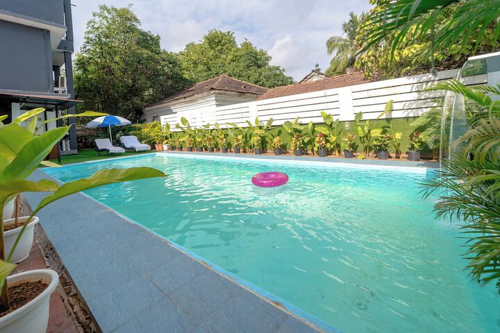 Pool 30 of 51