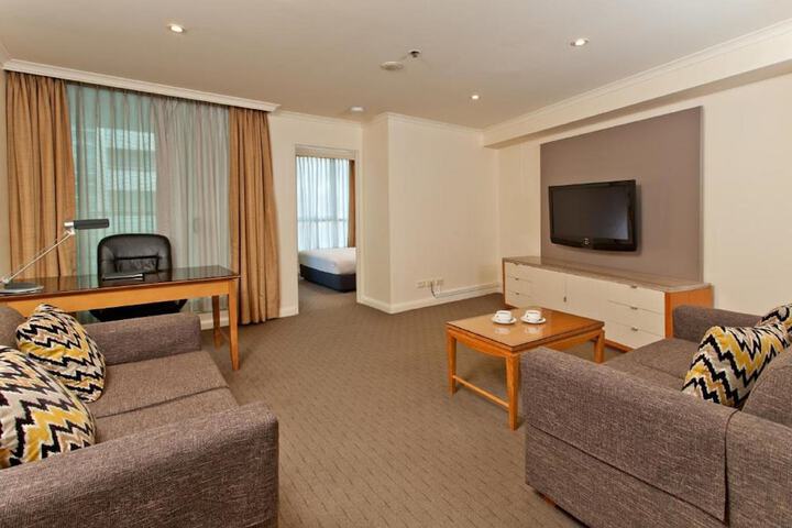 Room 17 of 39