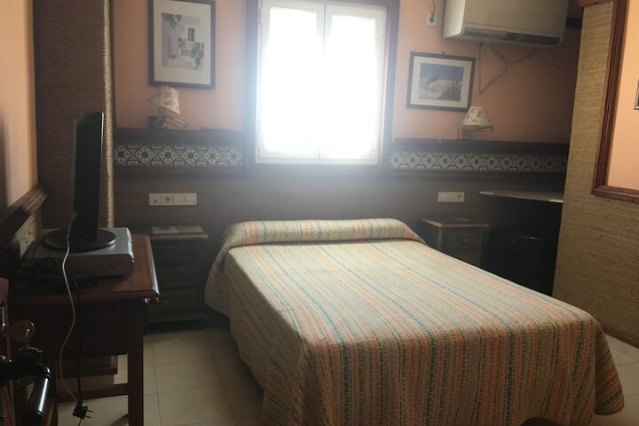 Room 8 of 27