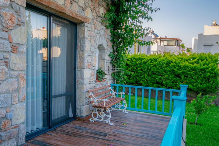 Terrace/Patio 17 of 36