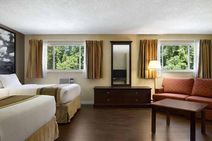 Room 15 of 36
