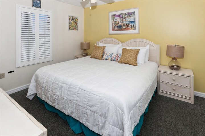 Room 5 of 82