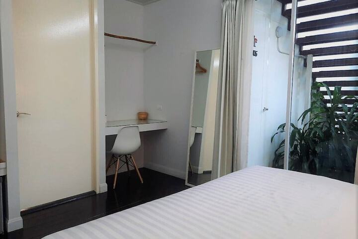 Room 17 of 127