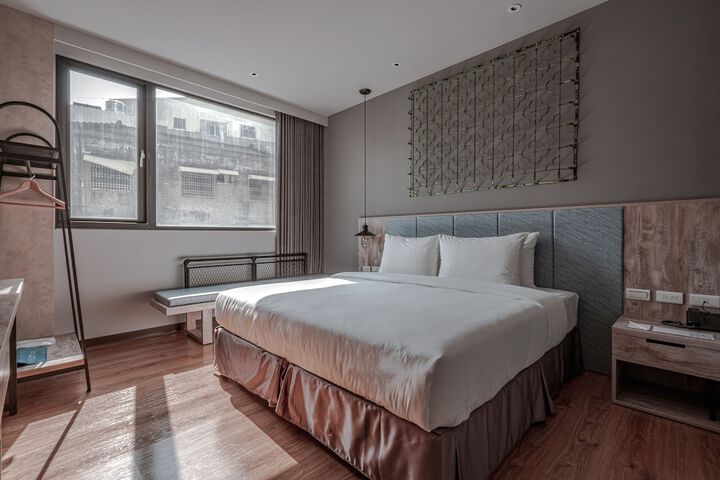 Room 10 of 62