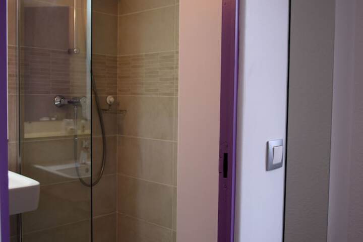 Room 30 of 70