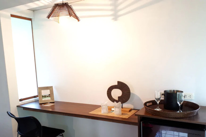 Room 6 of 10
