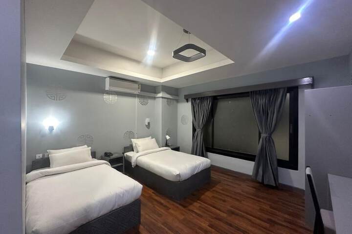 Room 2 of 6