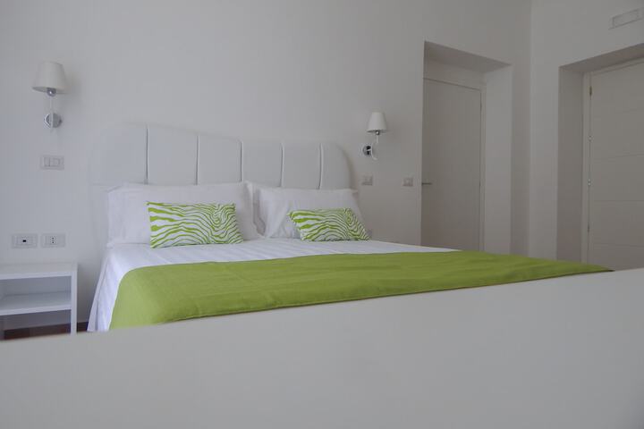 Room 5 of 91