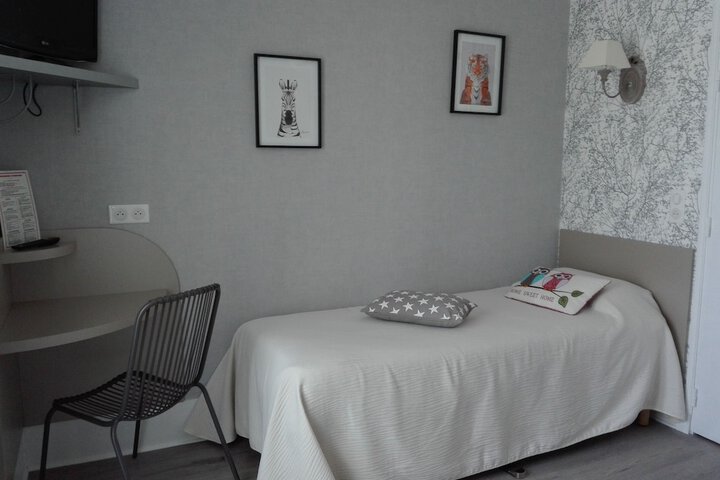 Room 25 of 48