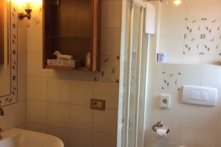 Room 75 of 147