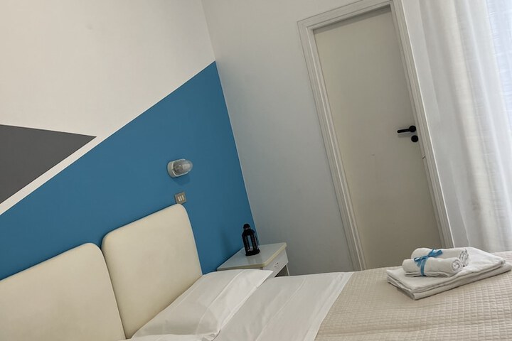 Room 6 of 41