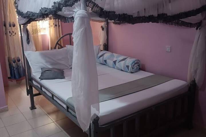 Room 4 of 36