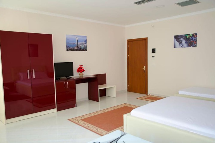 Room 11 of 26