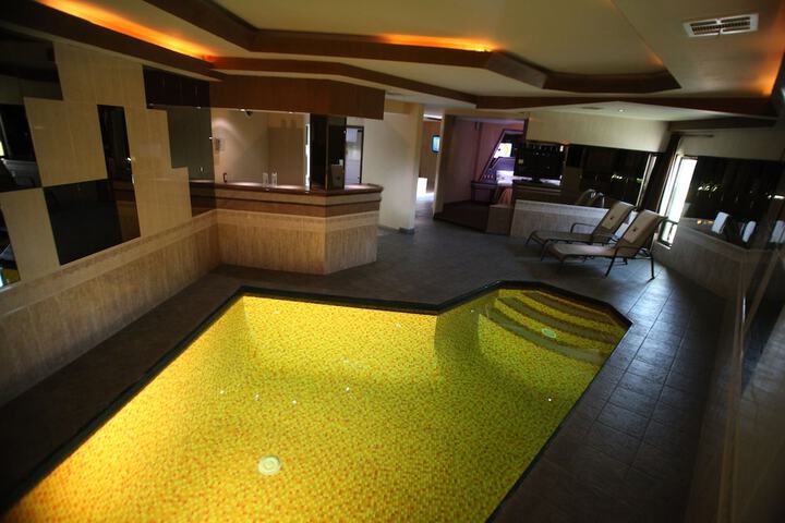 Room 4 of 27