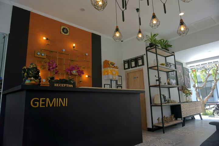 Entrance & Lobby
