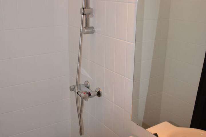 Room 6 of 26
