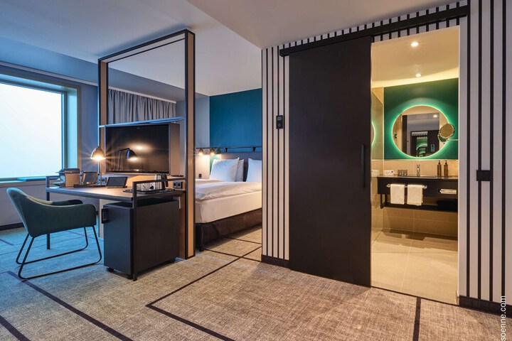 Room 8 of 38