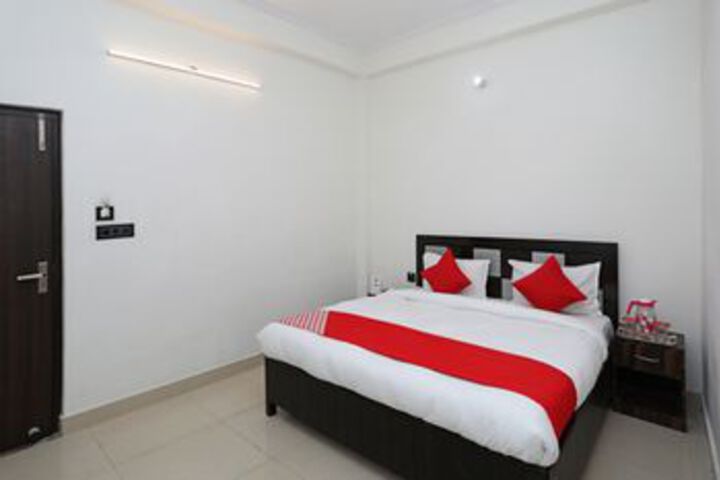 Room 10 of 20
