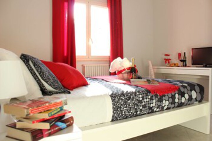 Room 27 of 32
