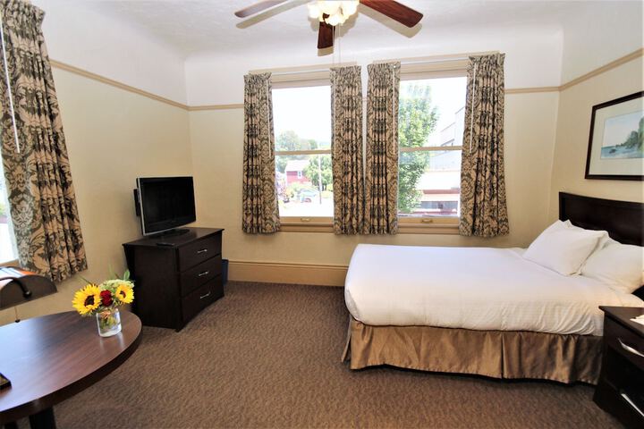 Room 27 of 153
