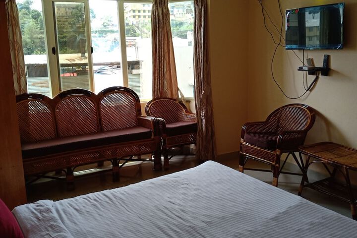 Room 18 of 33
