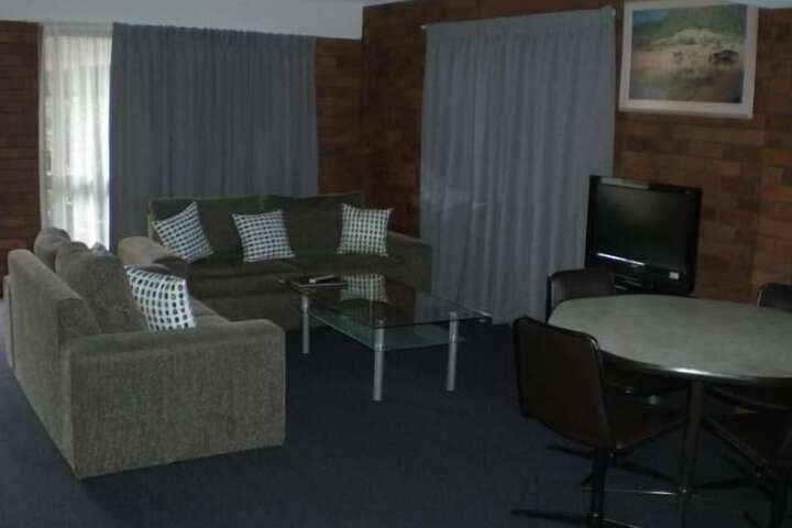 Room 12 of 28