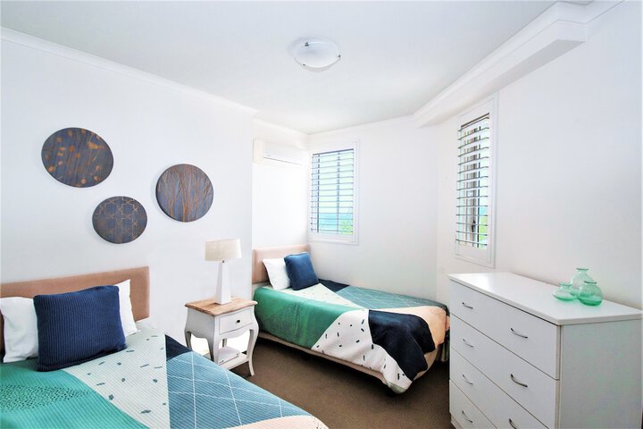 Room 11 of 37