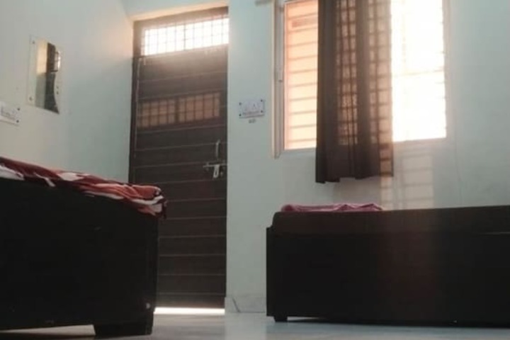 Room 6 of 14