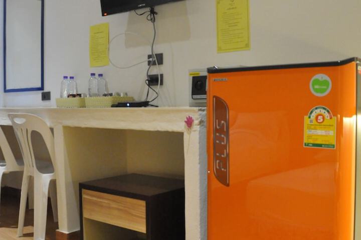 Room 9 of 38